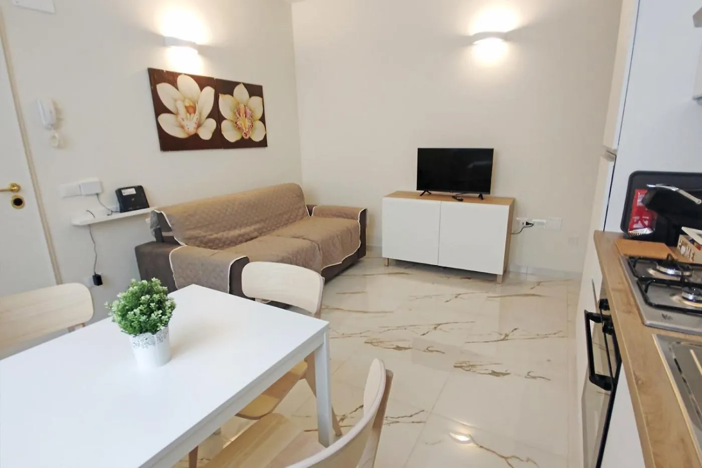 Pl9 House Apartment Parma 0*,  Italy